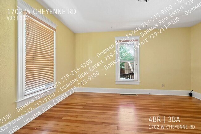 Building Photo - 1702 W Cheyenne Rd