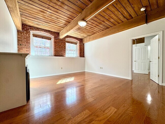 Building Photo - 4 Bishop St