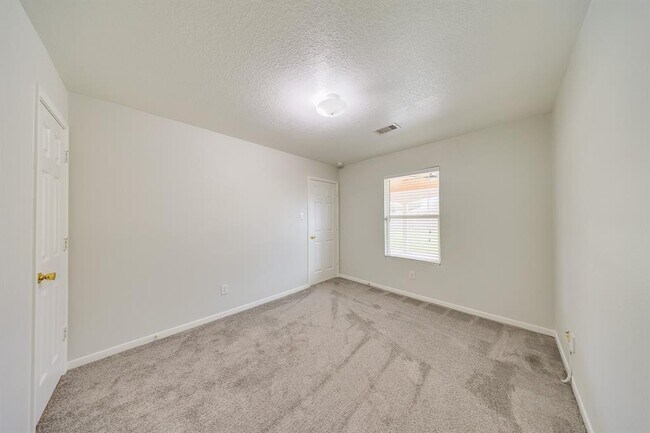 Building Photo - 1122 Reedpoint Dr