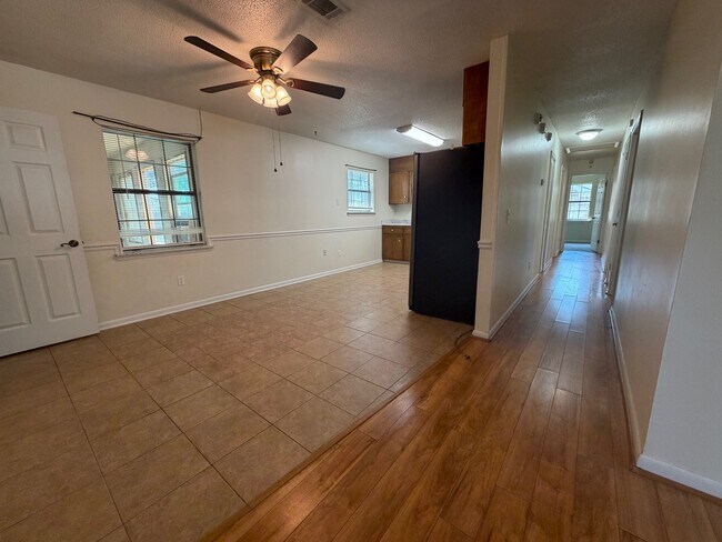 Building Photo - 280 Whitetail Cir