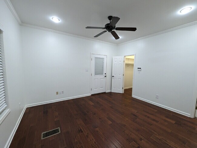 Building Photo - 126 Edgewood Blvd