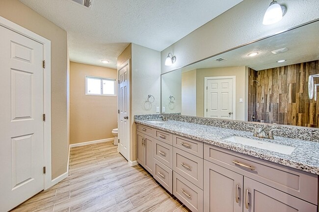Building Photo - 3526 Brook Shadow Dr