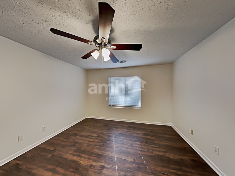 Building Photo - 126 Garden Walk