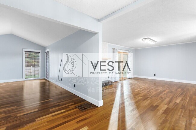 Building Photo - 23 Norman Rd