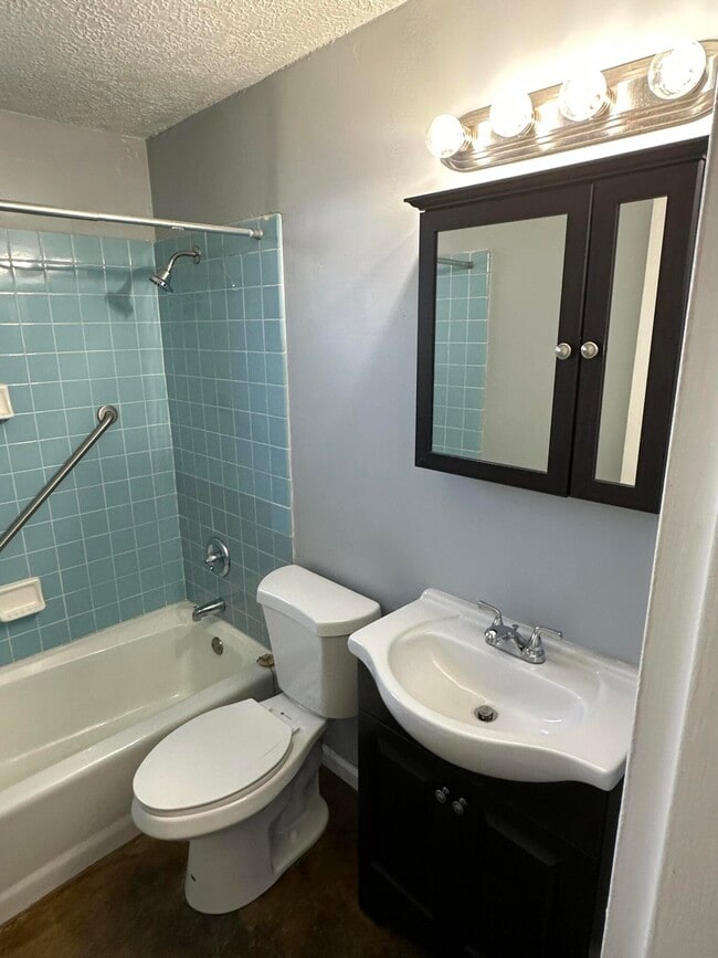 Building Photo - 703 Wilkinson Blvd