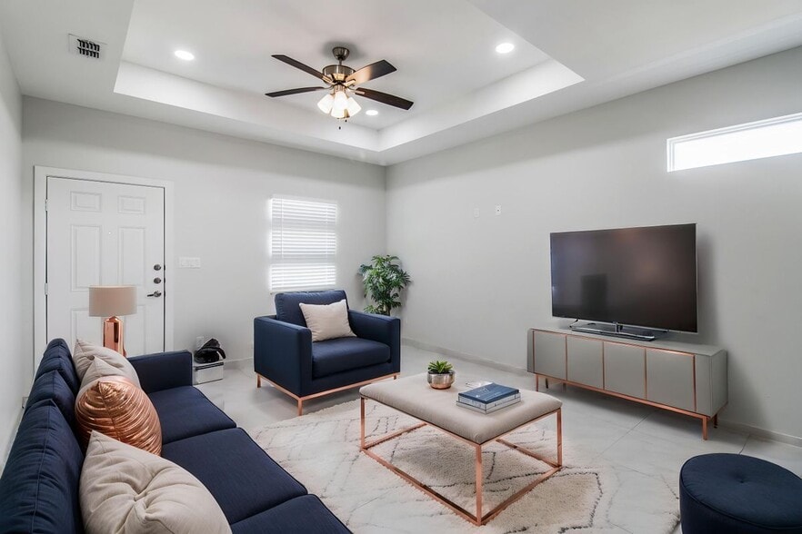 Building Photo - 1413 N Inspiration Blvd