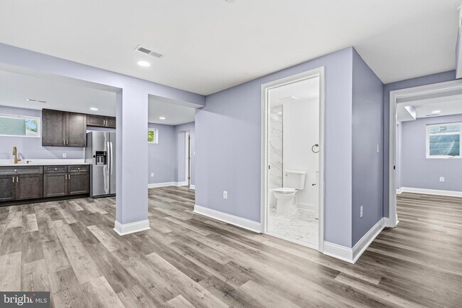Building Photo - 2608 Holly Dr