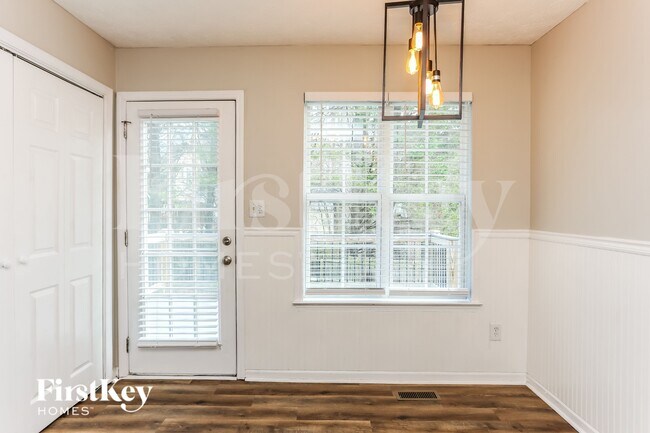 Building Photo - 23 Clearwater Ct