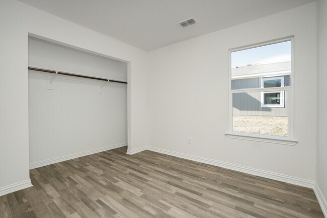 Building Photo - 608 N 18th St