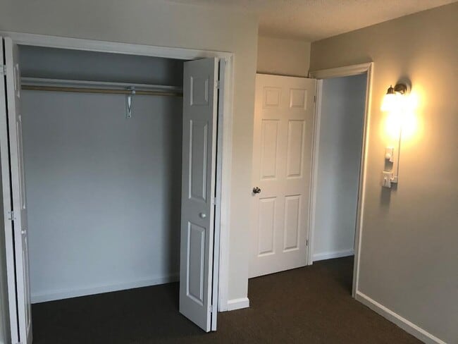 Building Photo - 245 Colonial Ave