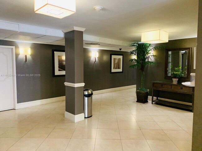 Building Photo - 13155 Ixora Ct