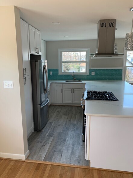 Kitchen - 311 N Bryan St