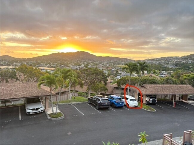 Building Photo - 3 Bedroom, 2 Bathroom Townhouse with a Lak...