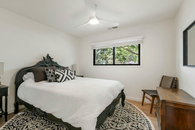 Building Photo - 4 Arch Way