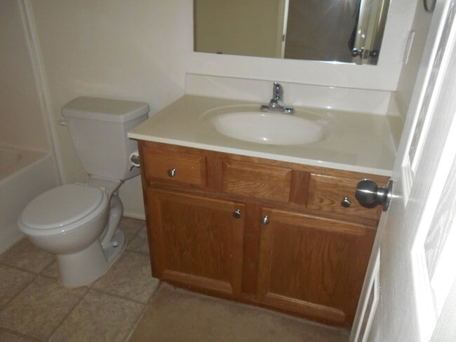 Building Photo - 521 N Juneau Ave