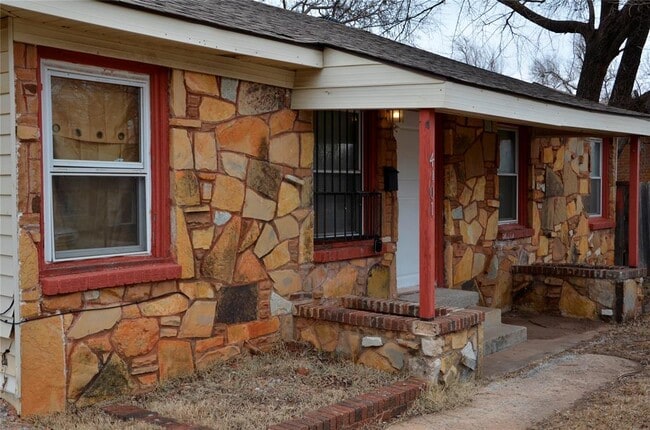 Building Photo - 4101 SE 11th St