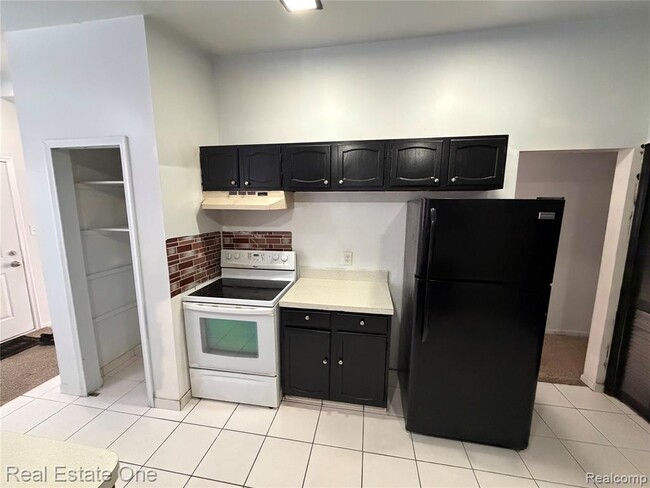 Building Photo - 29449 Everett St