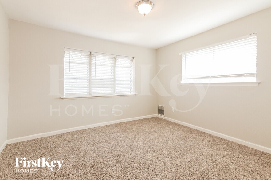 Building Photo - 3413 Valley View Ln