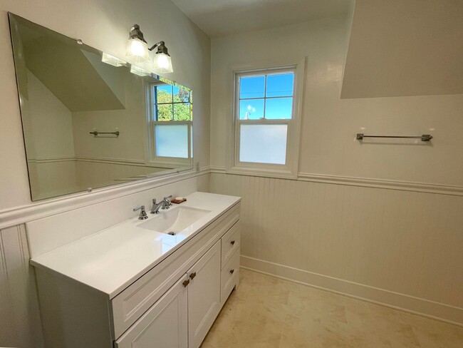 Building Photo - Gorgeous 1920s Richmond Home with Stunning...