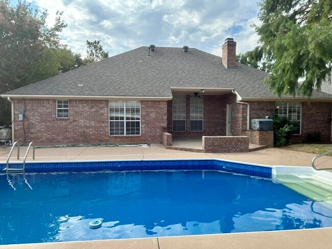 Building Photo - 4806 Belair Blvd