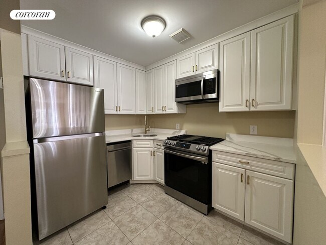 Building Photo - 2721 Tilden Ave