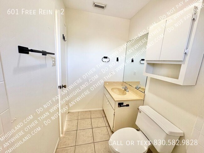 Building Photo - 601 Free Rein