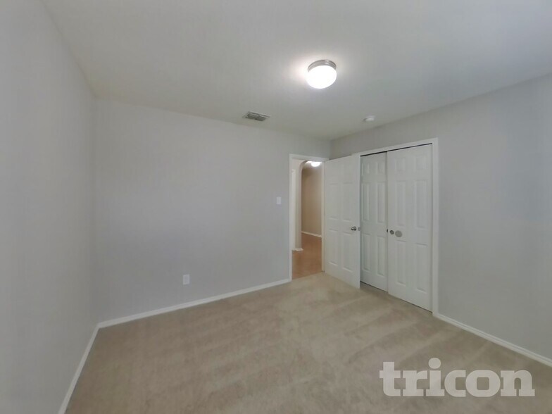 Building Photo - 2319 Camberly View