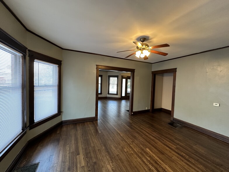 Large dining room - 1030 N Church St