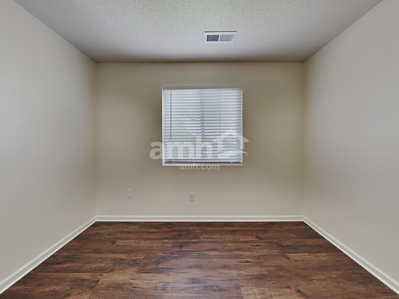 Building Photo - 5613 Topsail Ct