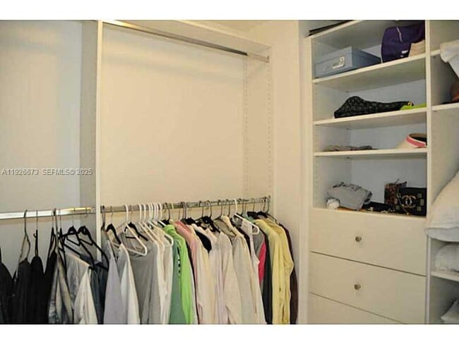 Building Photo - 3535 S Ocean Dr