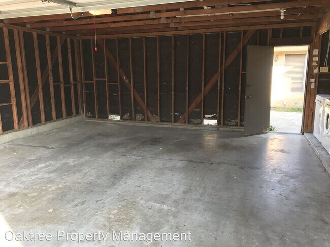 Building Photo - 3 br, 2 bath House - 1556 Bittern Court