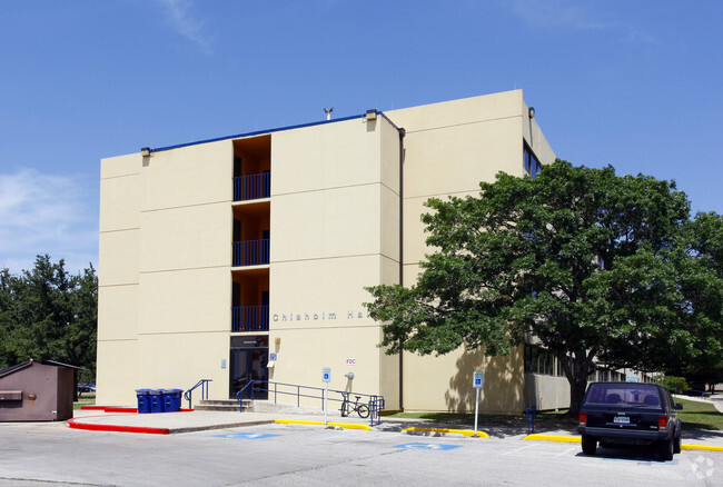 Primary Photo - Chisholm Hall Student Housing