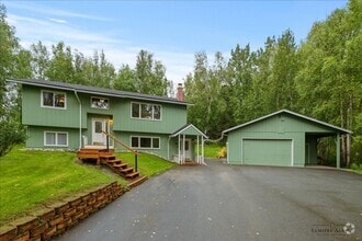Building Photo - Beautiful 4 Bedroom 2 Bathroom House!