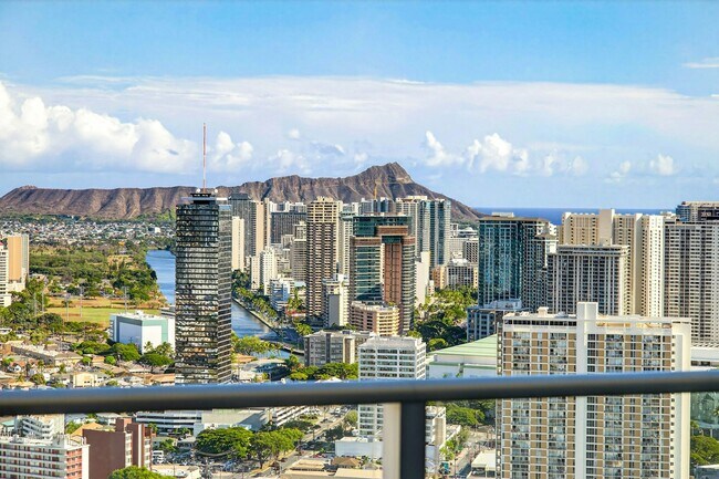 Building Photo - 1500 Rycroft St