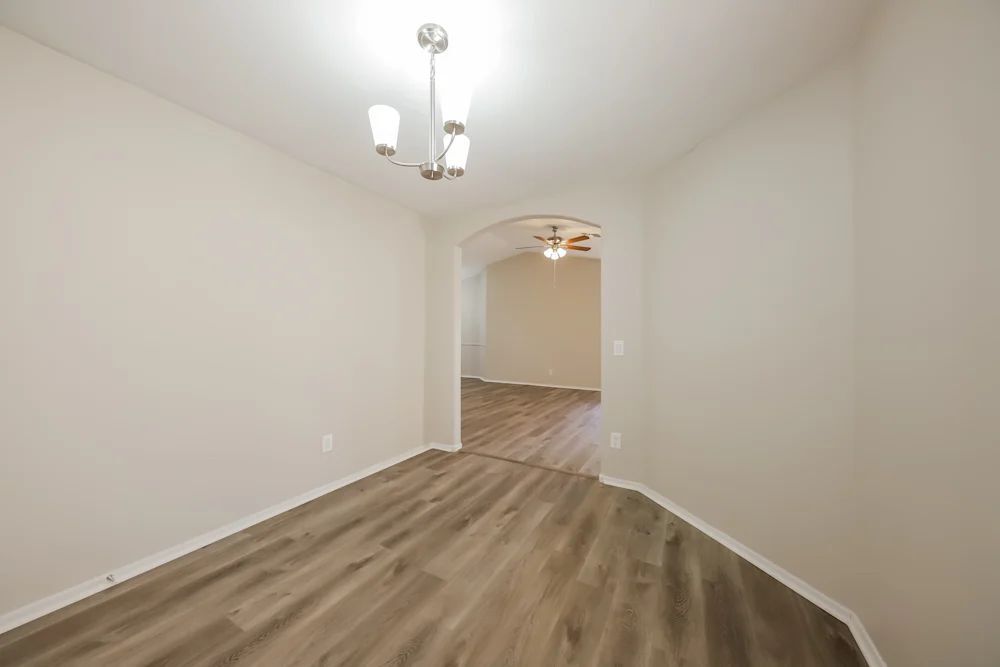 Building Photo - 1902 E Tierra Buena Ln