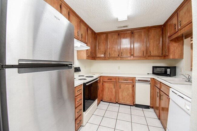 Building Photo - 11280 Braes Forest Dr