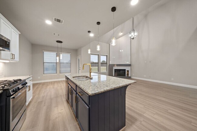 Building Photo - 6905 Etna Way