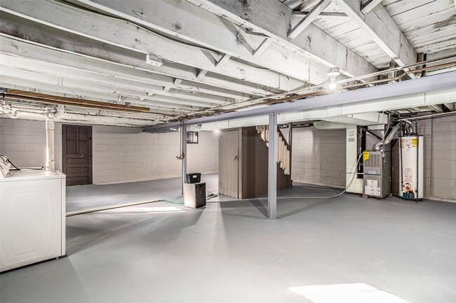 Building Photo - 51 S Laclede Station Rd