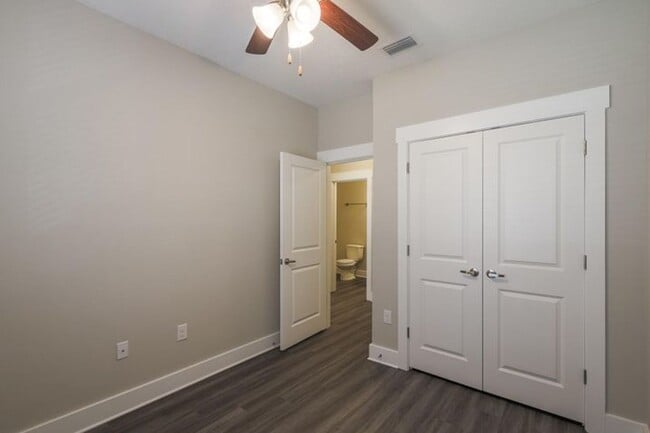 Building Photo - 298 Date Palm Ln