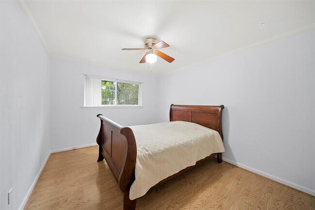 Building Photo - 5215 Cheena Dr