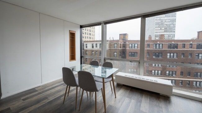 Building Photo - 2400 N Lakeview Ave
