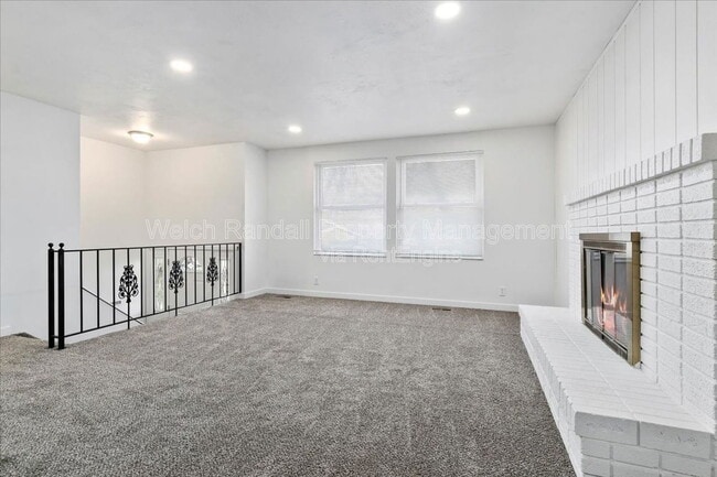 Building Photo - 3757 W Clermont Dr