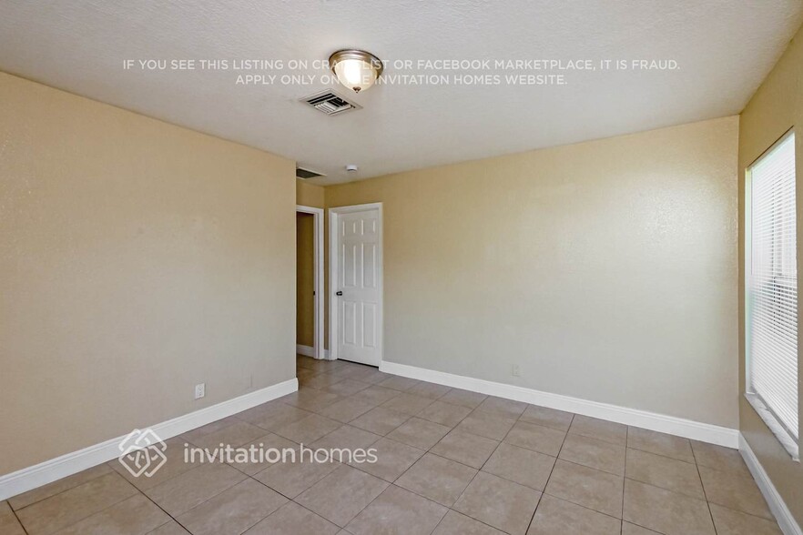 Building Photo - 5703 Fletcher St