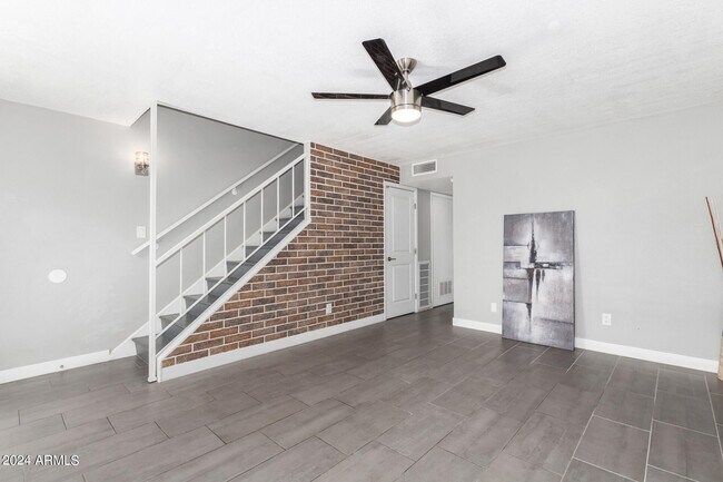Building Photo - 4220 E Almeria Rd