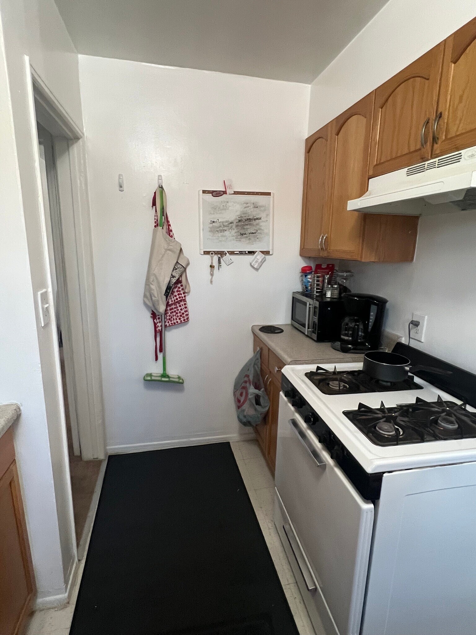 Building Photo - 4137 Chevy Chase Dr
