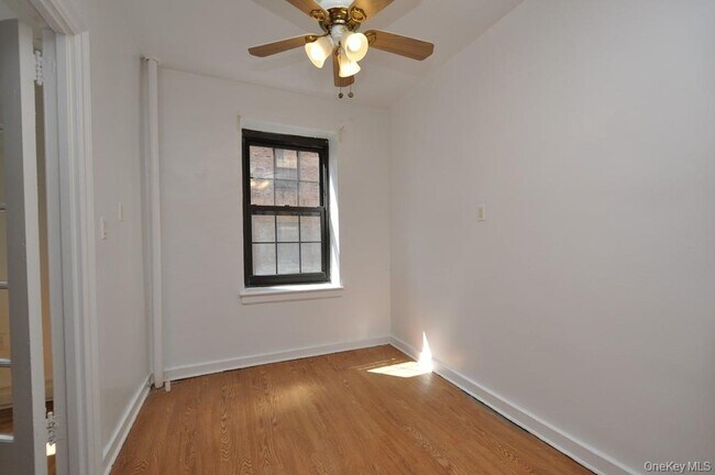 Building Photo - 105 Garth Rd