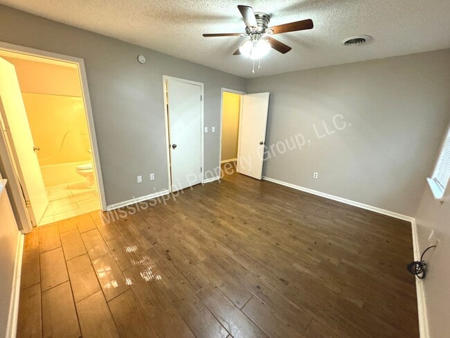 Building Photo - 3BR/2BA Home