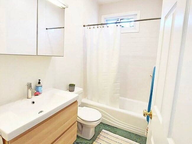 Building Photo - 118 Franklin St