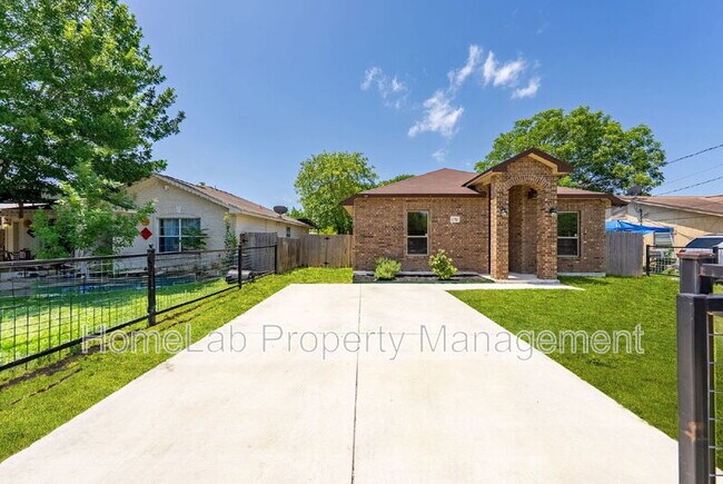 Building Photo - 170 Tedder St