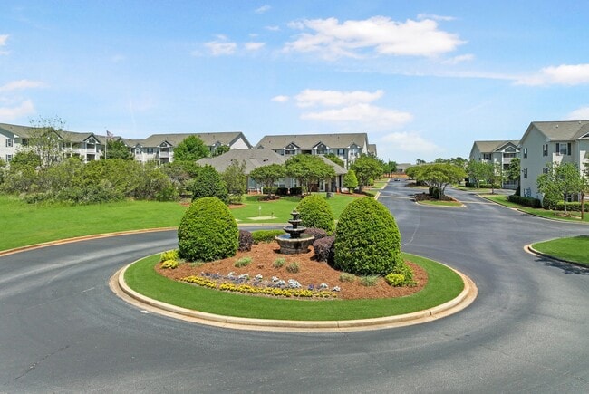 Building Photo - 2 bedroom 2 Bath Seinfeld with Special Pri...